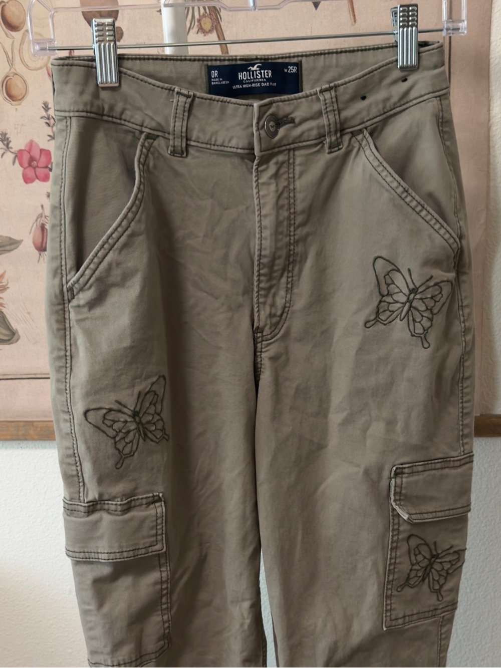 Hollister Ultra High Rise Dad Cargo Pants Butterfly Embroidered Olive 0R 25R